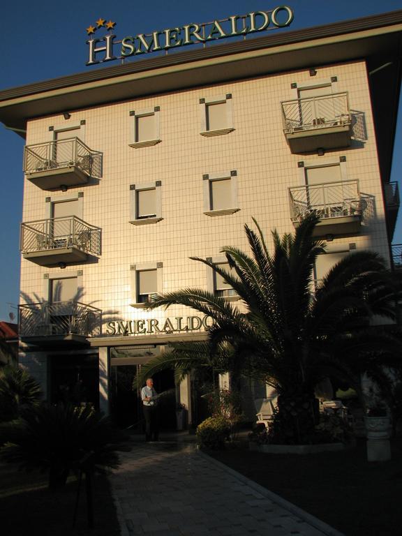 Hotel Smeraldo リド・ディ・カマイオーレ エクステリア 写真