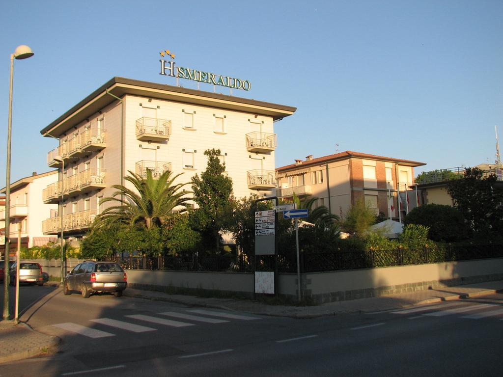 Hotel Smeraldo リド・ディ・カマイオーレ エクステリア 写真