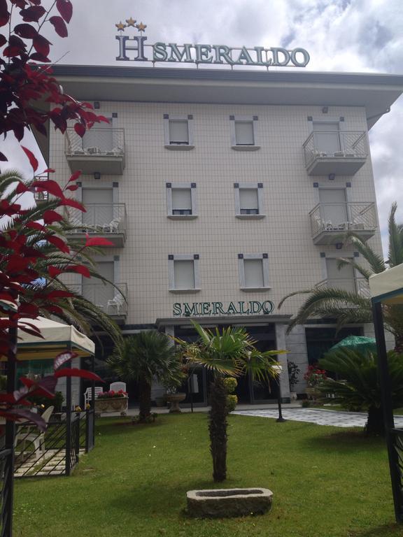 Hotel Smeraldo リド・ディ・カマイオーレ エクステリア 写真