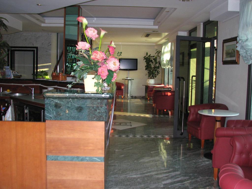 Hotel Smeraldo リド・ディ・カマイオーレ エクステリア 写真